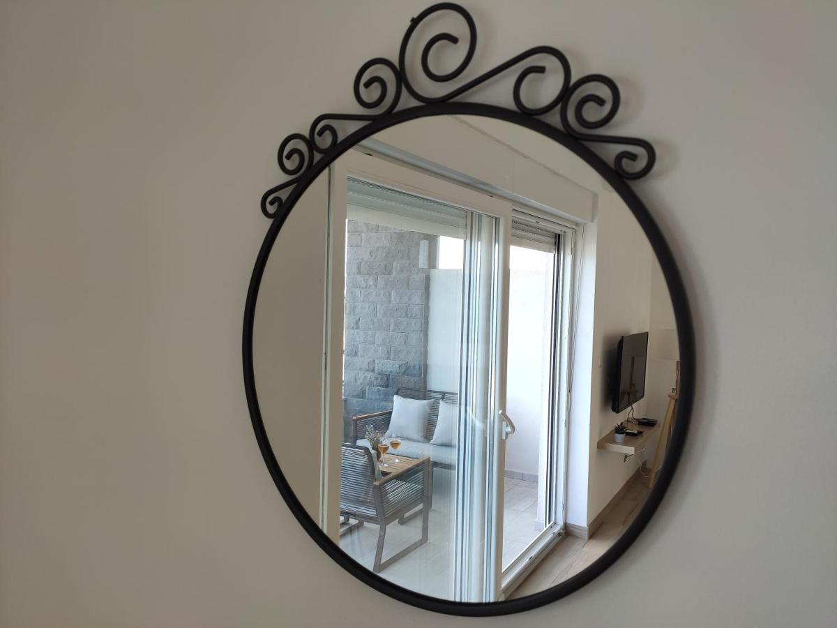 Apartmani Sara 2 Betina  Exterior foto