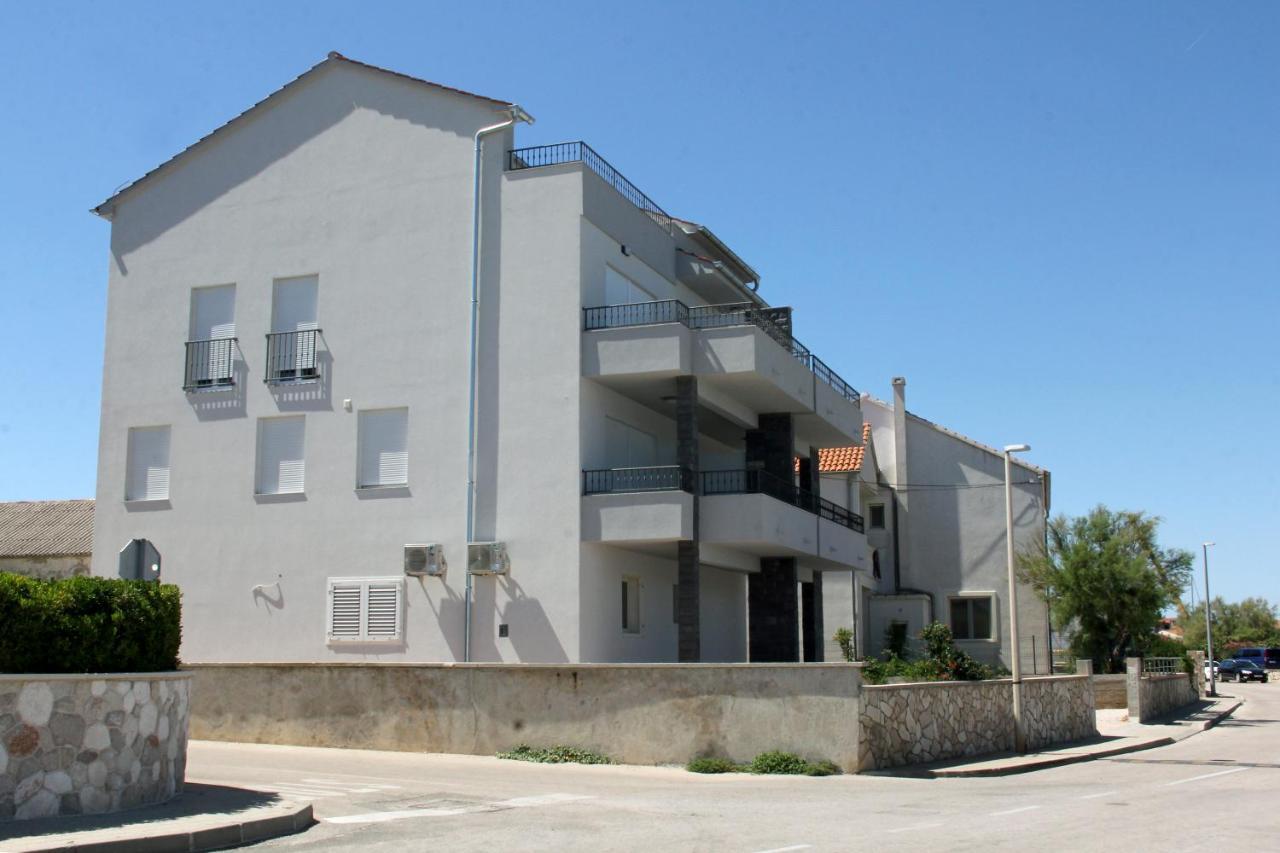 Apartmani Sara 2 Betina  Exterior foto